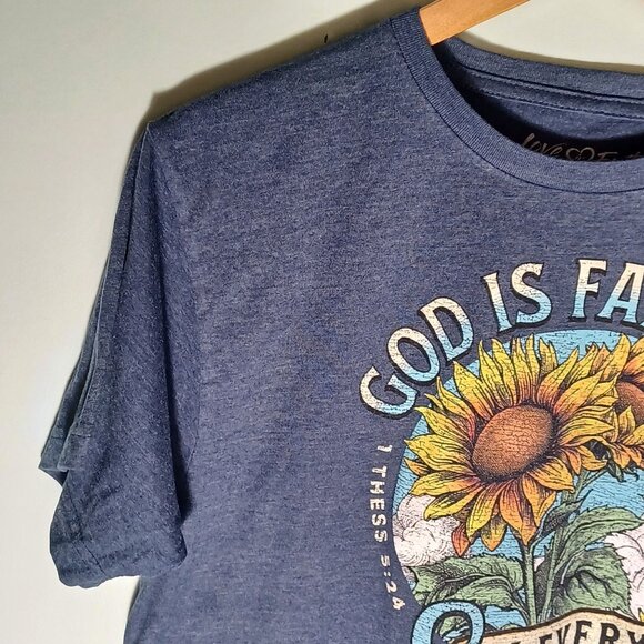Womens Christian TShirt Size Large God is Faithful in Every Season 1 Thess 5:24 - Picture 3 of 8